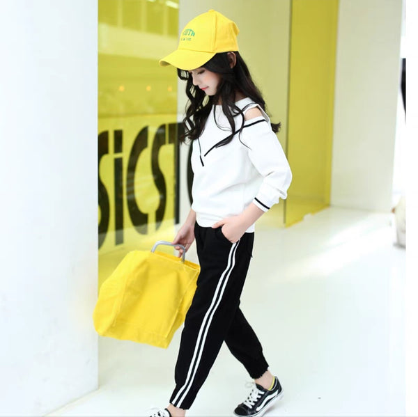 طقم بناتي سبور اسود